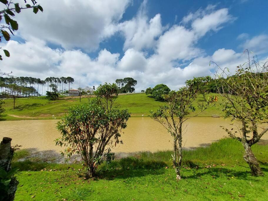 Casa Condominio Sitio Dos Pessegueiros Ibiúna Kültér fotó